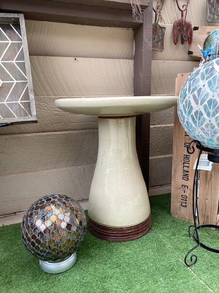 GLAZED-46CM BIRD BATH CREME