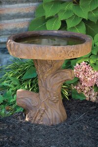 TREE STUMP BIRD BATH (20)